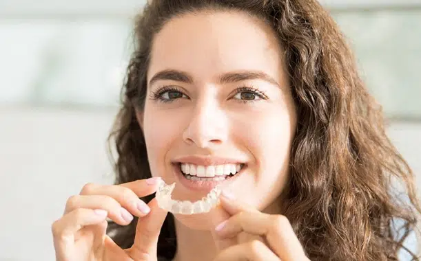 Transparent Plaque Treatment in Turkey – Istanbul skyline during orthodontic journey